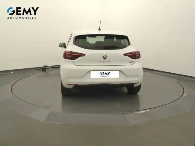Renault Clio e-tech 140 - 21n — photo 51