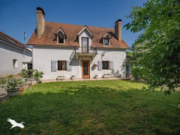 Maison 10 pièces 327 m²