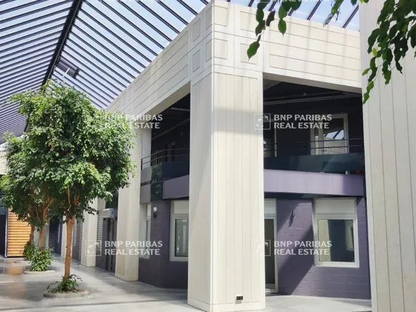 Local d'activité 364 m²