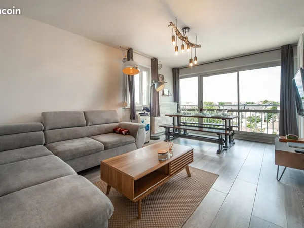 T3 meublé 73 m² - Vendu loué - Loyer 916CC - 11,24 % brut - Rénové - DPE D