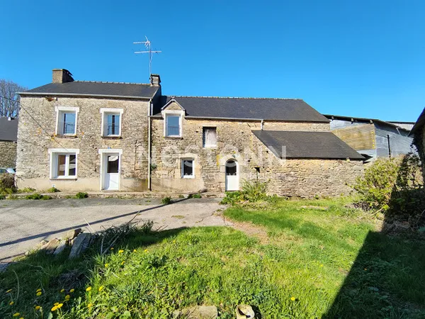 Corps de ferme à rénover avec jardin PLUHERLIN