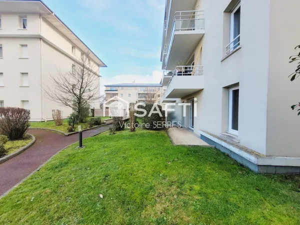 Appartement T2 en rez-de-jardin avec belle terrasse