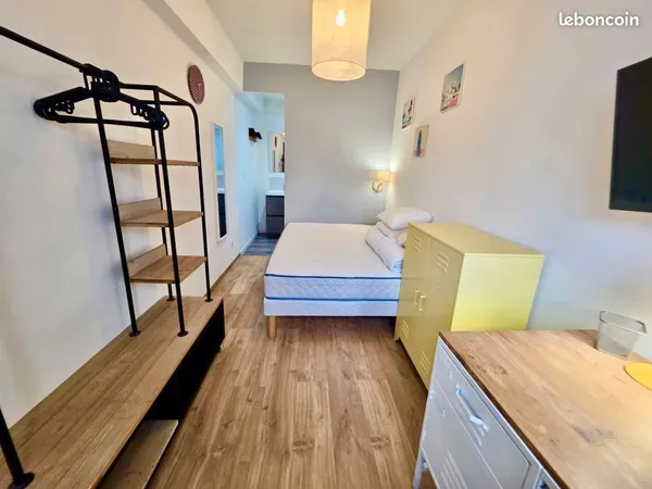 Chambre 6 pièces 97 m²