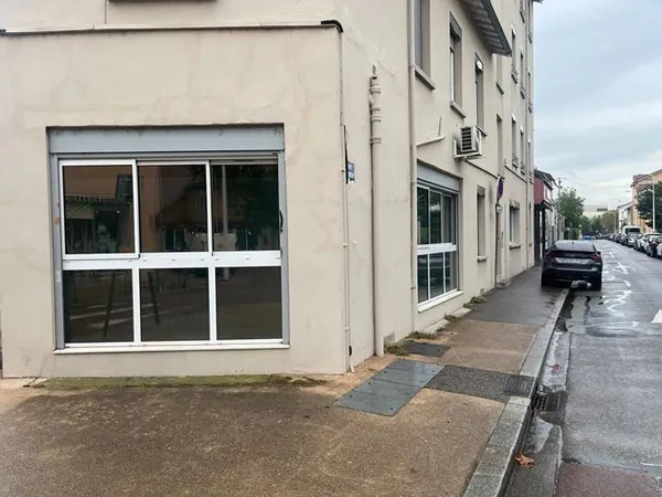 Local d'activité 69 m²