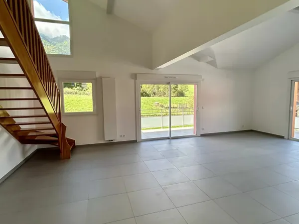À vendre – Appartement T5 au dernier étage – Grand AiglueBlanche (73260)