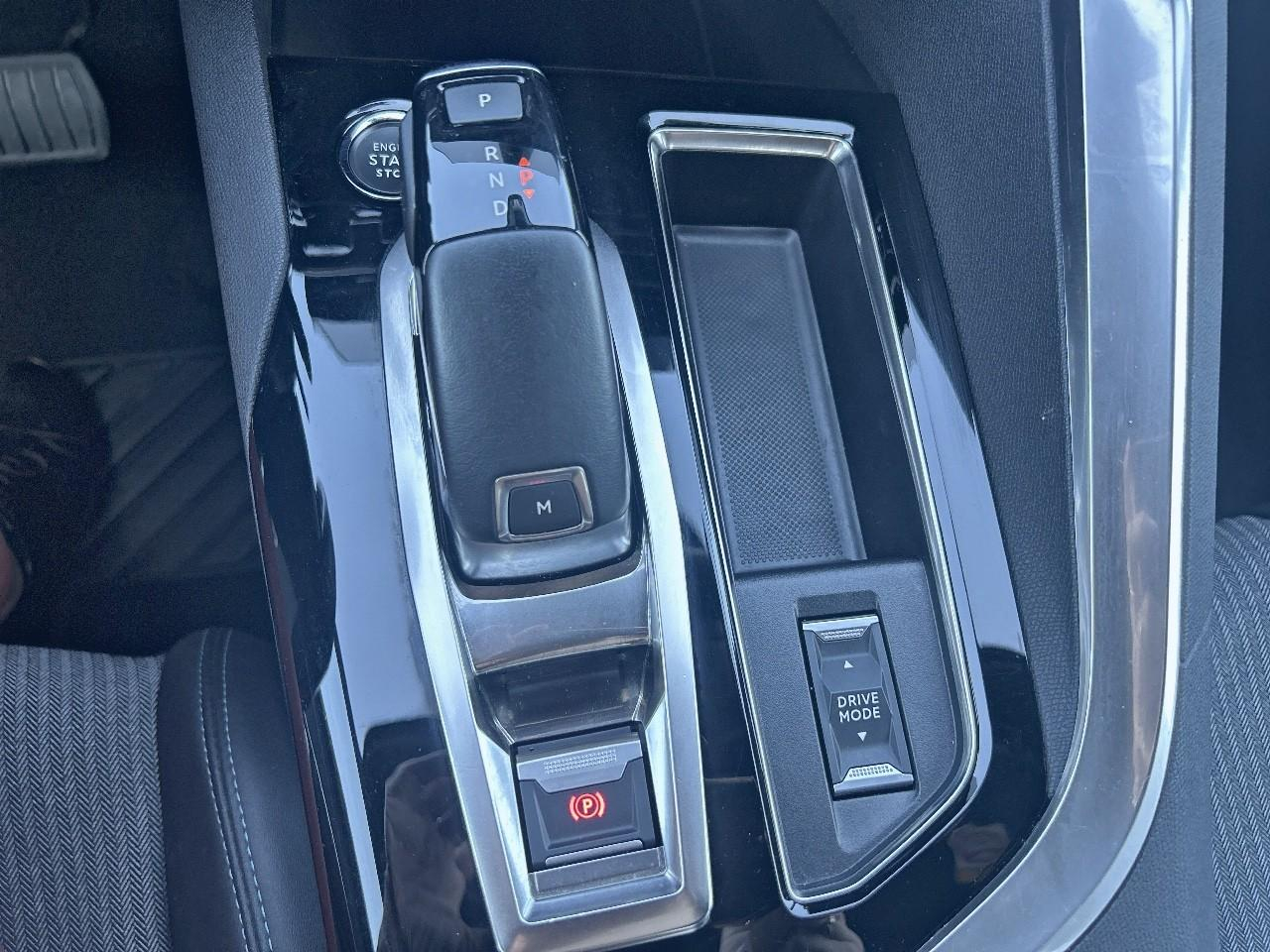Peugeot 3008 1.5 bluehdi 130ch s&s allure pack eat8 — photo 18