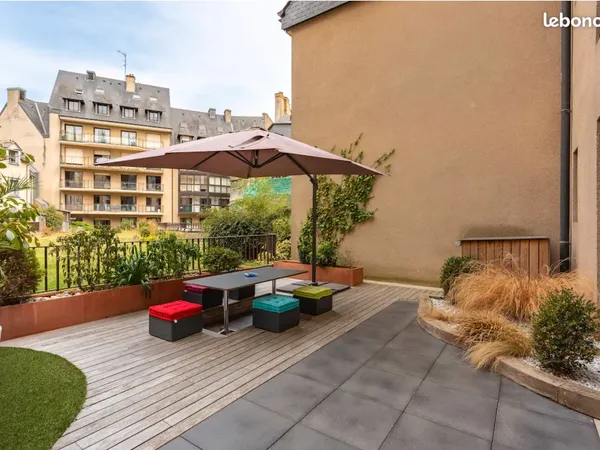 Location appartement T2 bis meublé tout équipé - Place des Lices / RENNES