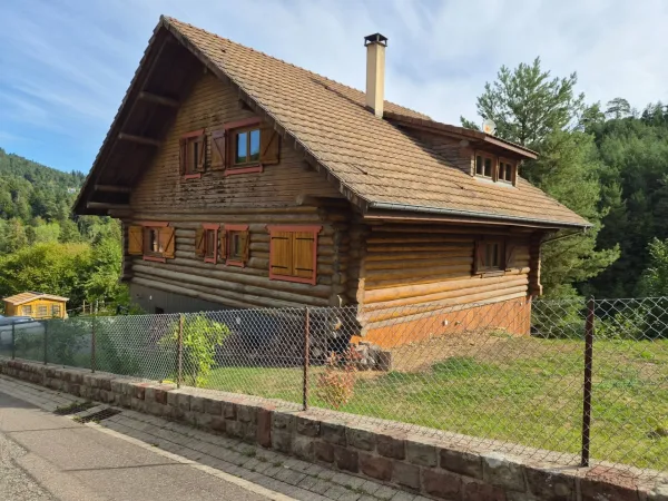 BELLE maison en rondins massifs avec terrain clos de 37 ares A VANGENBOURG ENGENTHAL