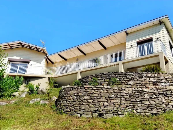 Mazamet – Propriété avec vue panoramique sur le golf et appartement indépendant