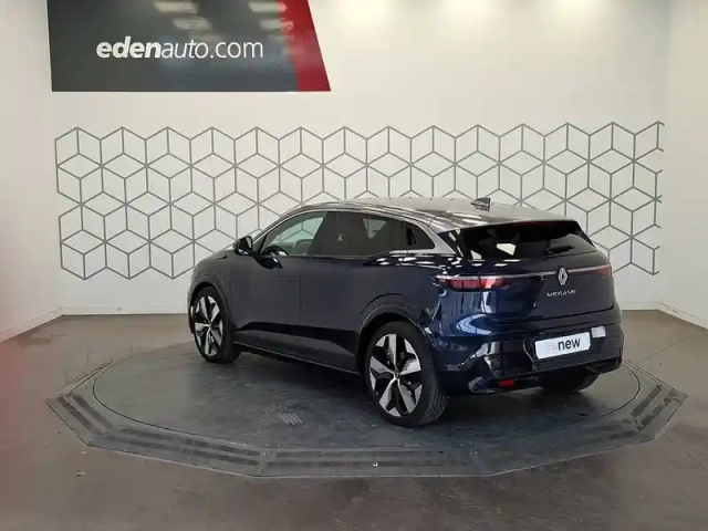 Renault Megane e-tech ev60 220 ch optimum charge — photo 3