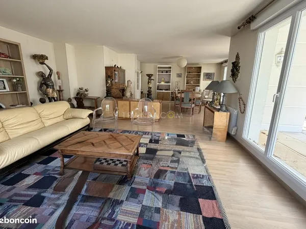 Appartement 6 pièces 161 m²