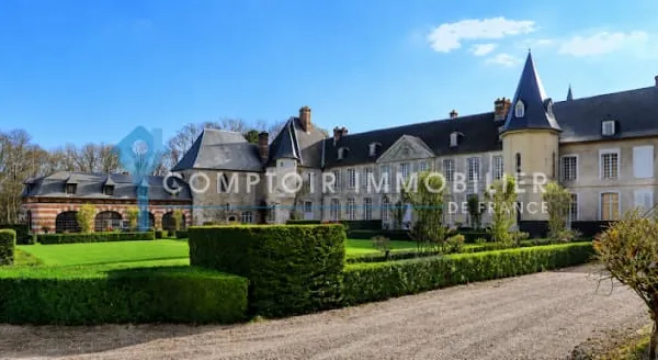 Château 25 pièces 1100 m²