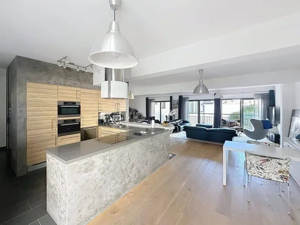Appartement 5 pièces 157 m²