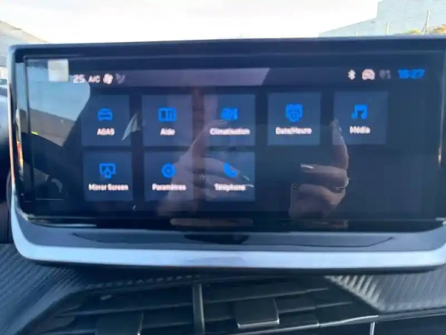 Peugeot 208 hybrid 110 e-dcs6 — photo 42