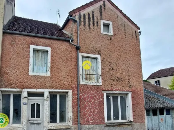 MAISON DE VILLAGE AVEC GARAGE