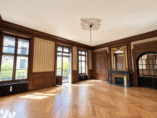 Appartement 4 pièces 162 m²