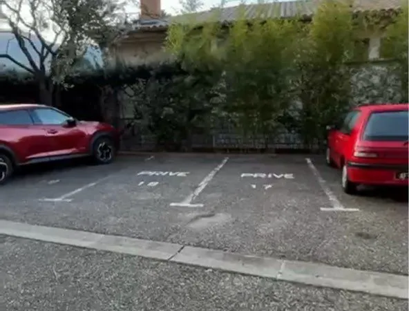 Loue place de parking privée