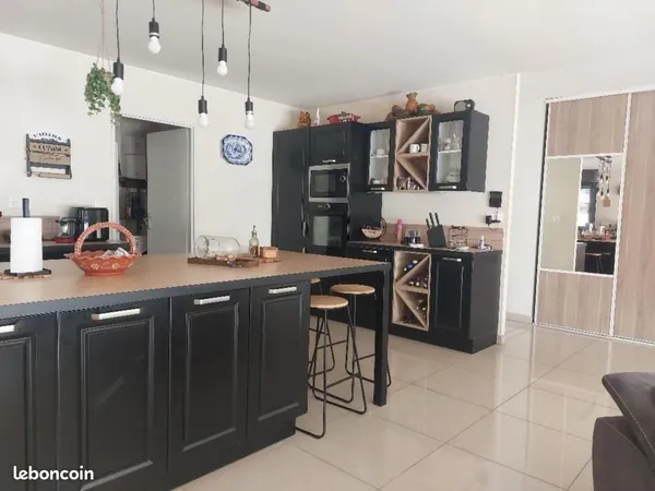 Maison 5 pièces 140 m²