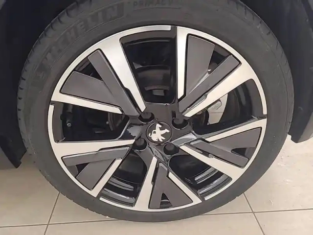 Peugeot 208 puretech 100 s&amp;s eat8 — photo 61