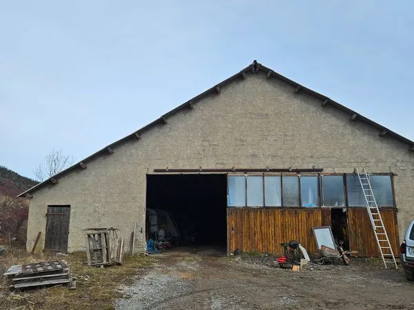 Hangar à louer / emplacements