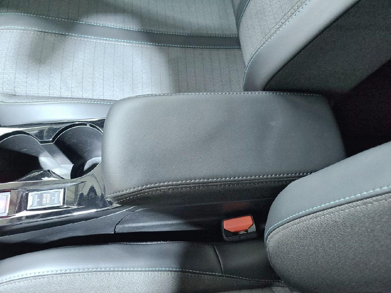 Peugeot 2008 puretech 130 s&s eat8 allure pack — photo 23