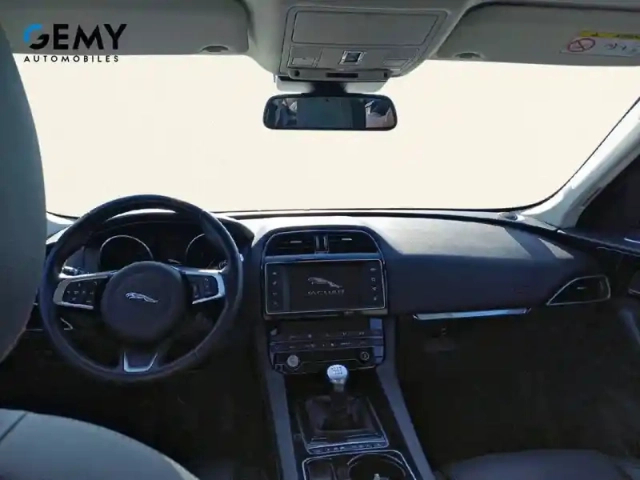 Jaguar F-Pace 2.0 d - 163 2wd e-performance — photo 25