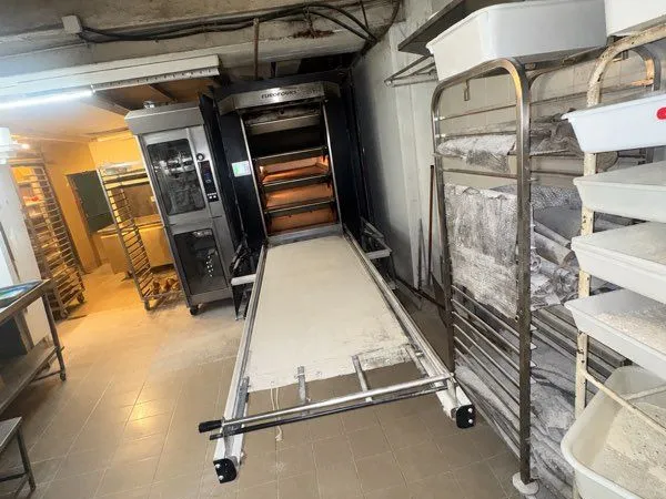 Titre : Boulangerie équipée de plus de 85 m² avec appartement - 48 000