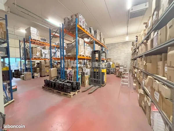 Local 930 m² Herblay