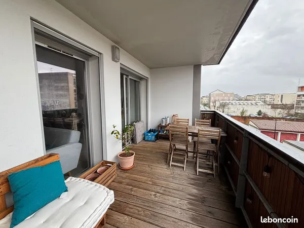 Bordeaux - bassins a flot - t3 68.55 -terrasse 10 m2 - parking couvert