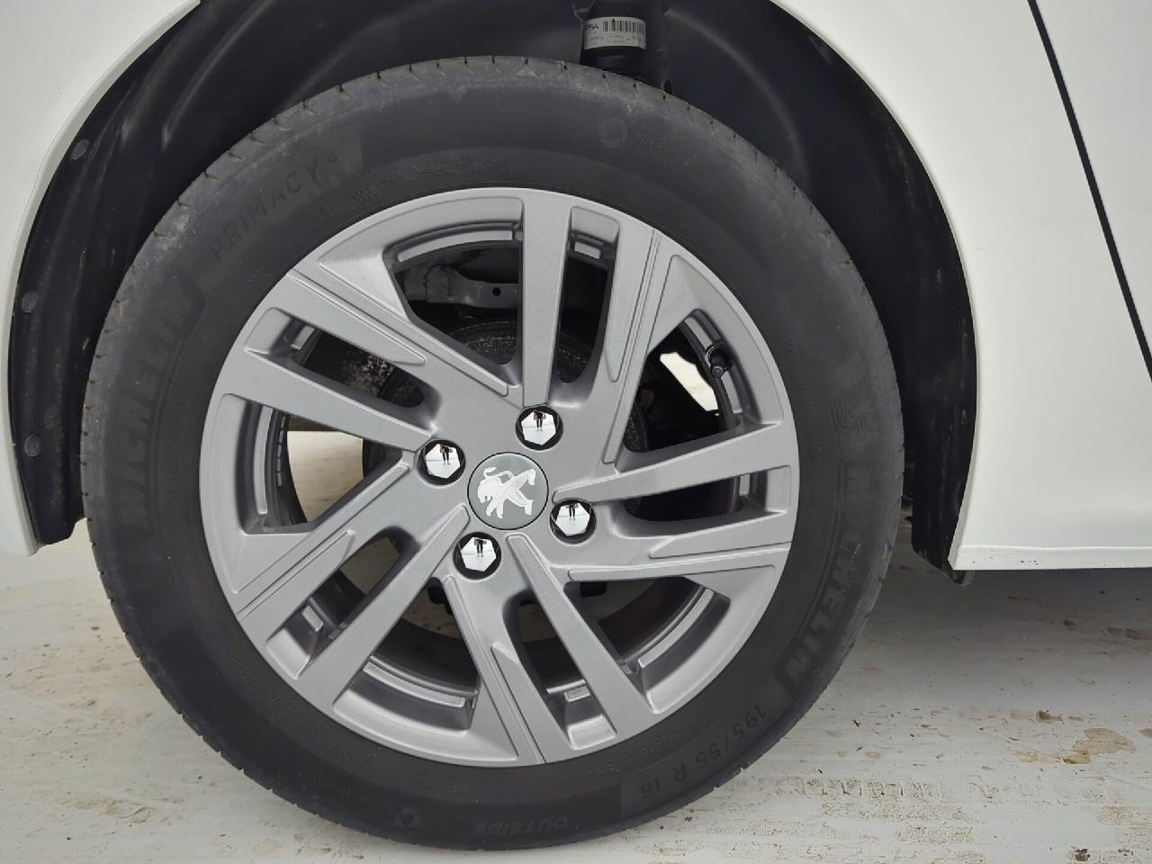 Peugeot 208 puretech 100 s&s bvm6 style — photo 31