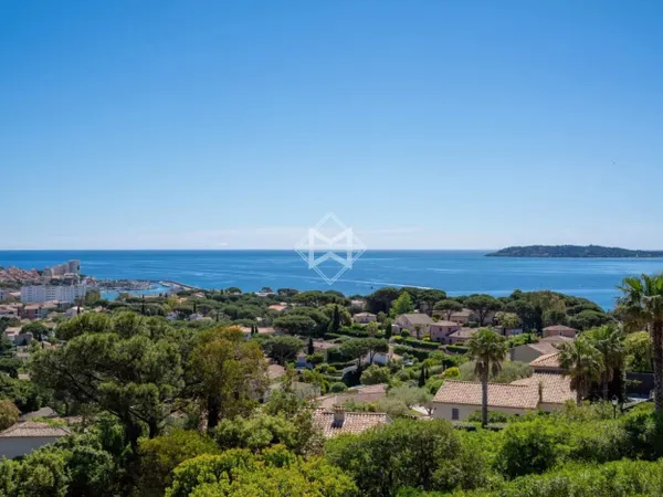Propriété d'exception avec vue mer panoramique
