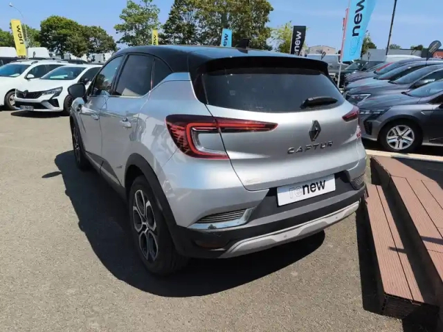 Renault Captur mild hybrid 160 edc — photo 3
