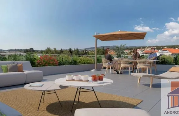 13006 LA CIOTAT - Au dernier étage T4 Duplex de 93 m2, terra