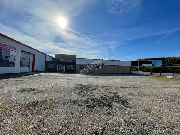 A louer 600m² Betting :Dépôt + bureaux