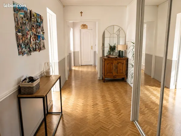 Appartement . 5 pièces . 104m² . Quartier UCO