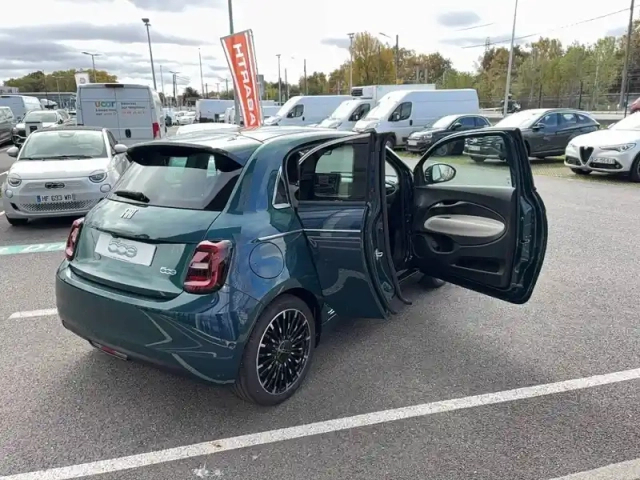 Fiat 500 3+1 e 118 ch — photo 83