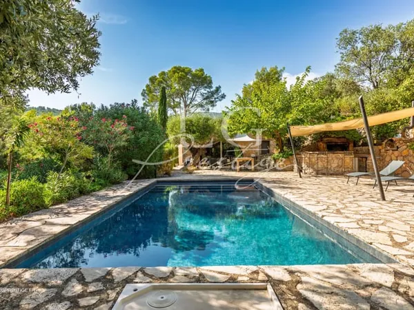 SEILLANS - VILLA PROVENÇALE DE CHARME, PISCINE & CALME ABSOLU