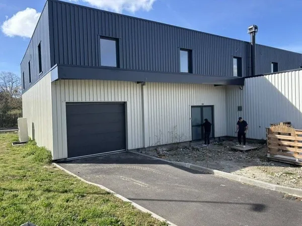 Local commercial 320 m²