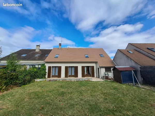 Maison - 7 pièces - 145 m²