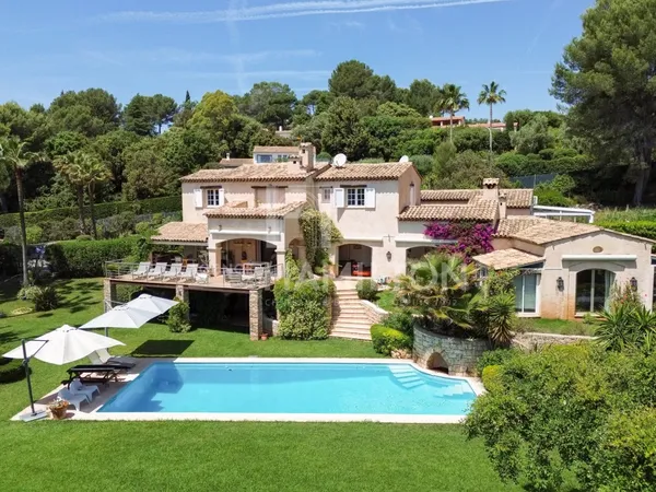 Biot villa avec vue, 4 chambres et une maison d'amis avec 2 chambres