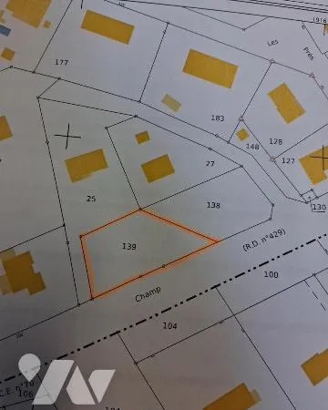 Terrain 844 m²