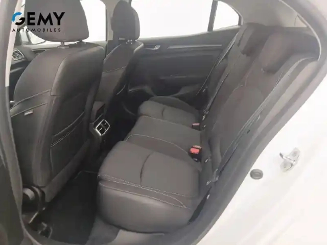 Renault Megane mégane iv berline blue dci 115 edc - 20 — photo 10