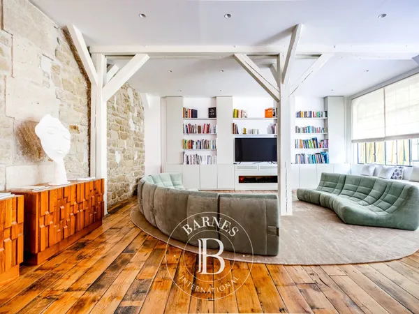 Off-Market: QUAI DE VALMY - Loft aux rares prestations