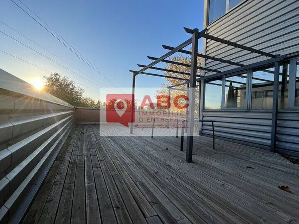 Bureau 282 m²