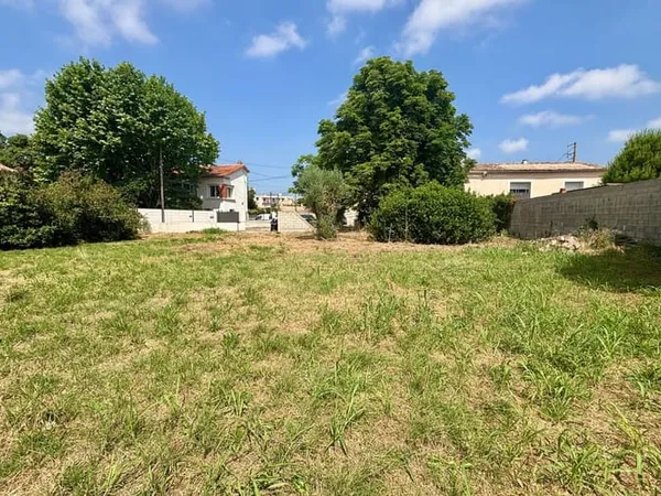 Terrain 376 m²