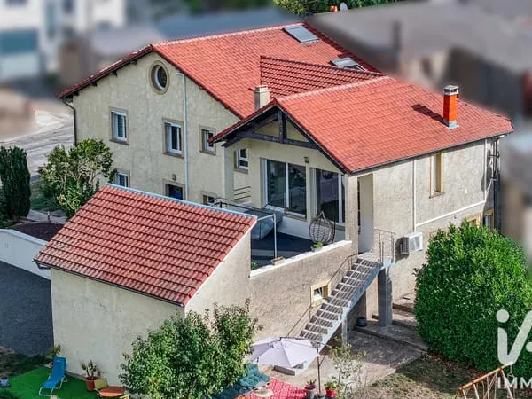Maison 8 pièces 246 m²