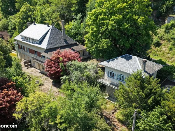 Maison 9 pièces 484 m²