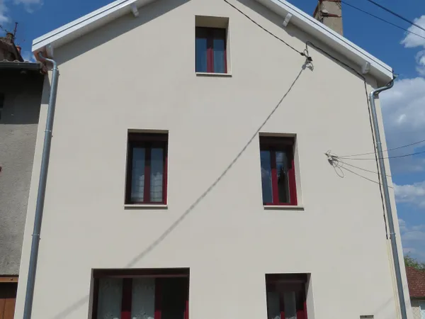 Maison en centre-ville avec 2 garages