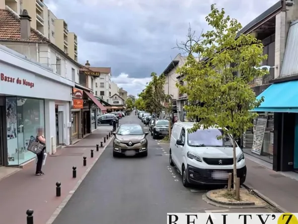 Local commercial 521 m²