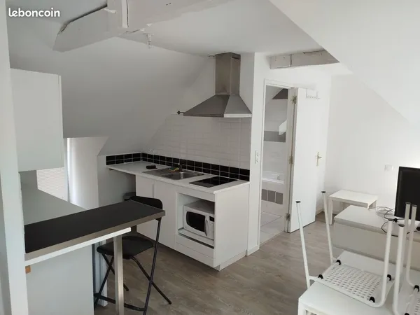 Studio meublé CENTRE BOURG